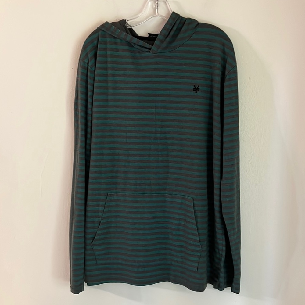 Zoo York striped long sleeve hooded sweatshirt with large front pocket size XL